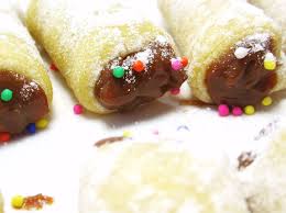 Guargueros The Name Of This Delicious Traditional Dessert Is Pronounced Warweros They Re Made With A Light Sweet Fried Sweet Fries Apricot Jam Fried Dough