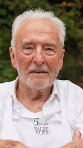 De legendarische Roger Souvereyns** Grootmeester van de Belgische  gastronomie, kookt nog een laatste keer voor publiek. Met zijn 2 sterren en  hoogst behaalde score van 19,5/20 leidde hij meerdere ...