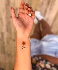 Pin By Pelin Hilal On Tatuagens Tattoos Subtle Tattoos Tiny Tattoos