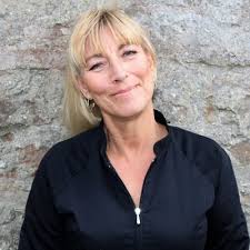 Jag är glad att kunna berätta att jag har nytt jobb.