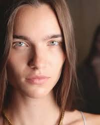 Live with Lucy Goff founder of the brilliant LYMA laser. Medical grade  technology that's never been available before for at home use. Now  available in the US! @lymalife #lymalaser