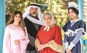 حياة الفهد وهبه الدري وسعاد علي وحسن البلام ونور الكويتية وحمد العماني وبشاؤ الشطي وريم ارحمة وتور الشيخ ونواف النجم وابرار سبت وخالد الشاعر. Ù…Ø§Ø±ØºØ±ÙŠØª Ù„Ø§ Ù…Ø¨Ø±Ø± Ø¯Ø±Ø§Ù…ÙŠØ§ Ù„ØªÙ‚Ù…Øµ Ø­ÙŠØ§Ø© Ø§Ù„ÙÙ‡Ø¯ Ù„Ø´Ø®ØµÙŠØ© Ø§Ù„Ù…Ù„ÙƒØ© Ø¥Ù„ÙŠØ²Ø§Ø¨ÙŠØ« Ù†Ø§Ù‡Ø¯ Ø®Ø²Ø§Ù… ØµØ­ÙŠÙØ© Ø§Ù„Ø¹Ø±Ø¨
