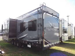 The jayco seismic toy haulers include a variety of floorplans to choose from, including two models with a side patio for added fun. 2020 Jayco Seismic 4125 20 48 Link Rv Minong Wisconsin In Minong Wi Wisconsin