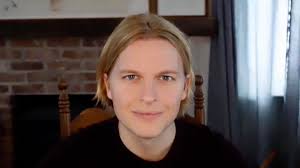 Ronan Farrow