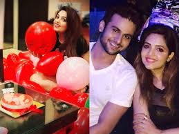 Read everything about comedian sugandha mishra biography, age, family, career, songs sugandha mishra is an indian comedian, singer, and anchor. The Kapil Sharma Show Fame Sugandha Mishra Turns 31 Celebrates Birthday With Good Friend Sanket Bhosale Times Of India