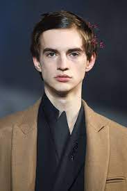 The Top Men S Beauty Trends From Fashion Week Fall Winter 2020 Fall Beauty Trends Beauty Trends Men S Beauty