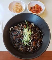Jjampong ini merupakan modifikasi masakan china yang dibuat khas ala korea dengan cita rasa pedas gila! 10 Makanan Khas Korea Selatan Yang Wajib Dicicipi