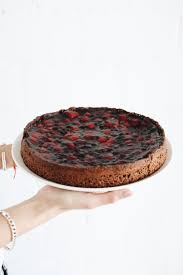 Mandel Biskuit Kuchen Mit Himbeeren Und Blaubeeren Himbeer Kuchen Lebensmittel Essen Gefrorene Himbeeren