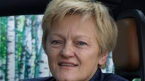 Am selben tag wurde renate künast, bis dahin eine der bundesvorsitzenden der grünen, zur bundesministerin für verbraucherschutz, ernährung und landwirtschaft ernannt. Facebook Urteil Kunast Muss Ubelste Beschimpfungen Hinnehmen Golem De