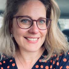 What is a good clean adult entertainer for a 45 minute slot at a smaller  function in December?