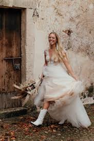 We have cute fringed garters and cake toppers where the bride has lassoed her man. Wedding Dress With Cowgirl Boots Promotion Off 73