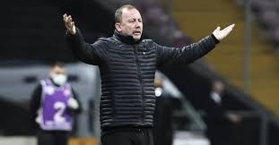 <p>beşiktaş'ın ve a milli futbol takımın eski yıldız futbolcusu, medicana sivasspor'un sportif direktörü sergen yalçın'ın bu sabaha karşı vefat eden babası özer yalçın toprağa verildi. Ali Riza Sergen Yalcin Nereli