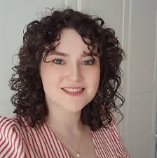 And there was me thinking that Gladys', dare I say it.... gaudy turquoise  scarf was a step too far from historical accuracy....I stand corrected!  Painting by Conrad Kiesel