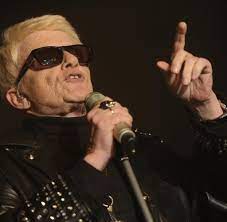 Albino bireylerin gözlerinde yüksek oranda görme bozukluğu ve astigmat mevcut. Schlagerstar Zdf Entschuldigt Sich Bei Heino Fur Albino Spruch Welt