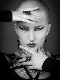 A moment between thoughts. #gothic #dark #power #emotion #portrait