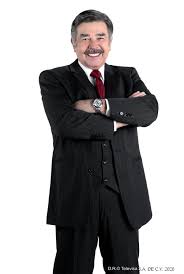Ha destacado por su participación como productor, director, escritor, comediante y actor mexicano. Jorge Ortiz De Pinedo Quiere Llevar El Programa Familia De 10 Al Cine