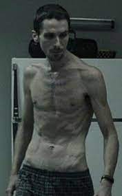 Christian Bale Como Trevor Reznik En El Maquinista Diadeltrabajador Christian Bale The Machinist Christian Bale Man Anatomy