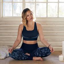 Is kate hudson's fabletics a scam? Fabletics Pillar 4 Of Kate Hudson S Pillars Of Health Facebook