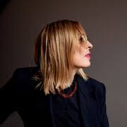 The guitars, strings, amps & pedals of the world's best artists