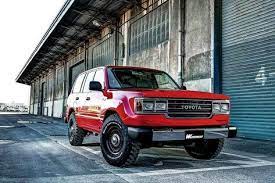 古臭い がオシャレ 見た目はクラシカルでトラブル知らずなカスタム提案 auto messe web 自動車情報サイト 新車 中古車 carview トヨタ ランドクルーザー ランドクルーザー 中古車