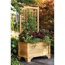 The base of this planter box is big enough for a 2 or 3 gallon pot, so all you have to do is drop it in and watch it grow! Wood Magazine Woodworking Project Paper Plan To Build Planter Box And Trellis
