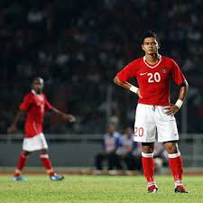 Bambang pamungkas (lahir di salatiga, jawa tengah pada 10 juni 1980) adalah seorang pemain penampilan pertama bambang bersama timnas senior adalah pada 2 juli 1999 dalam pertandingan. Bambang Pamungkas Akhiri Karir Timnas Kanal News