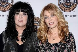 Singer, flute player, songwriter, and singer, flute player, songwriter, and guitarist ann dustin wilson was born on june 19, 1950 in san diego, california. Ann Wilson Says Heart Won T Reunite Without Counseling