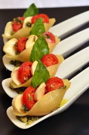 Hors D 39 œuvre Caprese Finger Food Hiperica Lady Boheme Blog Di Cucina Ricett Recettes De Cuisine Nourriture Cuisine Et Boissons