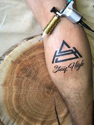 Ufo361, der bürgerlich ufuk bayraktar heißt, kam am 28. Pin Von Gokay Konar Auf Drip Tattoo Ideen
