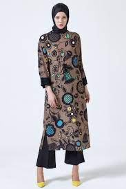 Armine Desenli Tunik Modelleri Moda Tesettur Giyim Moda Moda Stilleri Giyim