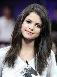 20 Selena Gomez Hairstyles Popular Haircuts Selena Gomez Hair Selena Gomez Short Hair Selena Gomez Haircut
