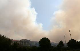 A fire which began on table mountain has now engulfed uct, and the procedure to evacuate students is now in place. E8neey Z1eiwqm