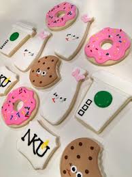 Lined up in a row on a platter, these cute treats are sure to. Custom Cookies Family Tradition Joanna S Baking Story Kentucky Home Bakers