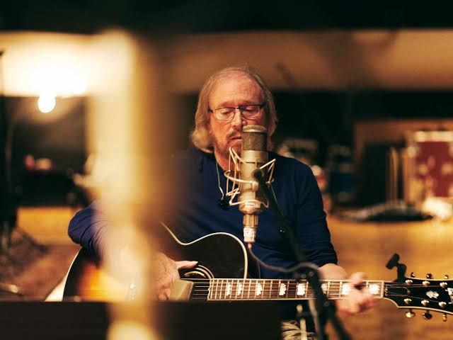 Barry Gibb was 'terrified,' but made a brilliant album in Nashville