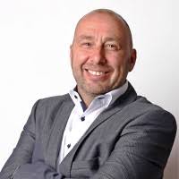 100+ 'Schönen' profiles