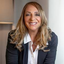 Thrilled to be named a finalist for this year's Top 100 Human Resources  Professional Award alongside so many incredible professionals!