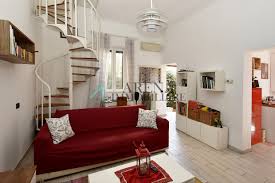 Proponiamo in vendita in esclusiva luminosissimo. Sale Independent Houses Milano Two Level Independent House With Private Garden Locality