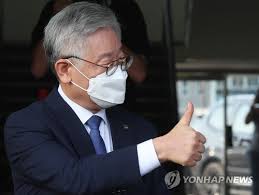 이 지사는 내년 대선을 불과 1년 정도 앞두고 치러진 이번 4.7 재보선에서 집권여당이 야당에 참패함으로써 문재인 대통령 국정 레임덕 조기화는 물론 향후 대선판도. ì´ìž¬ëª… ì´ë‚™ì—° ì¸í'ˆ ì—­ëŸ‰ í›Œë¥­ í•¨ê»˜ ë¬¸ìž¬ì¸ ì •ë¶€ ì„±ê³µ ìµœì„  ì¢…í•©2ë³´ ì—°í•©ë‰´ìŠ¤
