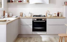 Découvrez l'univers cuisine équipée sur mesure, choisissez votre ambiance, votre style, couleurs, implantation et créez votre projet cuisine à petit prix avec cuisinella. Cuisine En Kit Ou Sur Mesure La Maison Saint Gobain