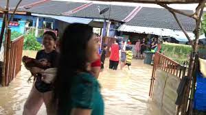 Selalu berlaku banjir kilat dan pokok tumbang. Banjir Kilat In English Politik Harian Kl Sesak Banjir Kilat Kwp Teliti Punca Banjir Kilat Luar Biasa Di Kl Podrobnee