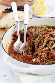 Haricots Verts A La Viande Hachee Et Tomates Liban Recette Recette Haricot Vert Recettes De Cuisine Haricots Verts