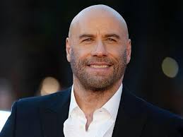 Cosa farà John Travolta a Sanremo dopo 18 anni: al Festival del 2006  massaggiò i piedi di Victoria Cabello- Corriere.it