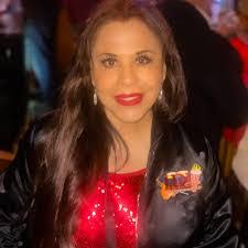 Annie Eli's Instagram, Twitter & Facebook