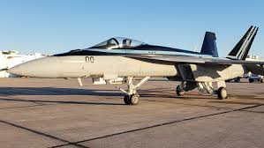 The super hornet is largely a new aircraft at about 20% larger, 7,000 lb (3,200 kg) heavier empty weight, and 15,000 lb (6,800 kg) heavier maximum weight than the legacy hornet. Tom Cruise S Top Gun F 18 Super Hornet To Join Blue Angels Airshowstuff