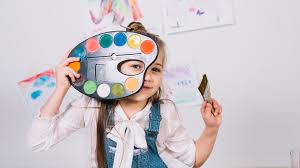 Hacer y jugar juegos hechos por ellos mismos hace que los niños se involucren más en cada juego. 15 Ideas Para Entretener A Los Ninos En Casa