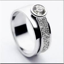 Succombez aux charmes de nos collections bague or blanc matières précieuses uniquement et certificats d'authenticité. Solitaire Moderne Contemporain