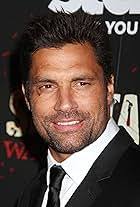 Manu Bennett