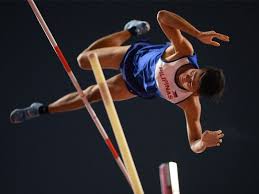 Ej obiena powered through his final attempt of the 5.75 meters to move on to the final of the men's pole vault at the 2020 olympic athletics tournament at the tokyo olympic stadium, saturday. Vyf8wozsdw5d M