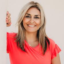 🎉 Join us in welcoming Carrie Ann Devaney as the new Principal of Pride  Elementary School! 🏫🎓 Ms. Devaney has been with VCS since 1998, starting  as an Assistant Teacher at Sunrise