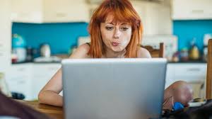 Arbeidsliv: Kari og Anne Sofie gikk ned i lønn etter de fikk tariffavtale